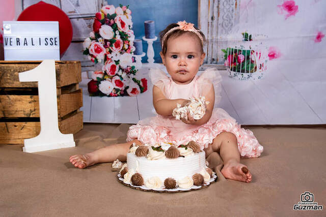 Momento espontáneo del pastel de cumpleaños — Producciones Guzmán SV