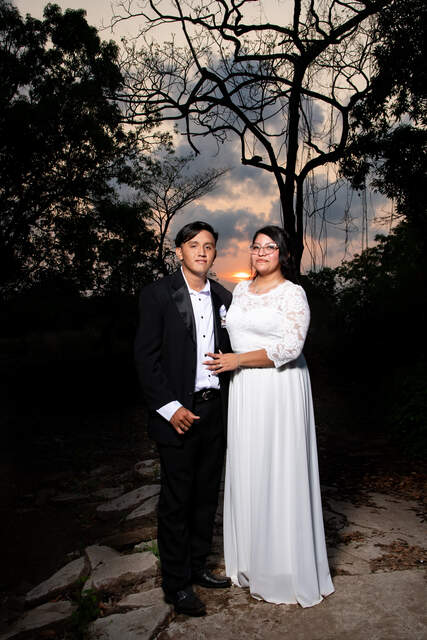 Retrato pareja al atardecer — Producciones Guzmán SV