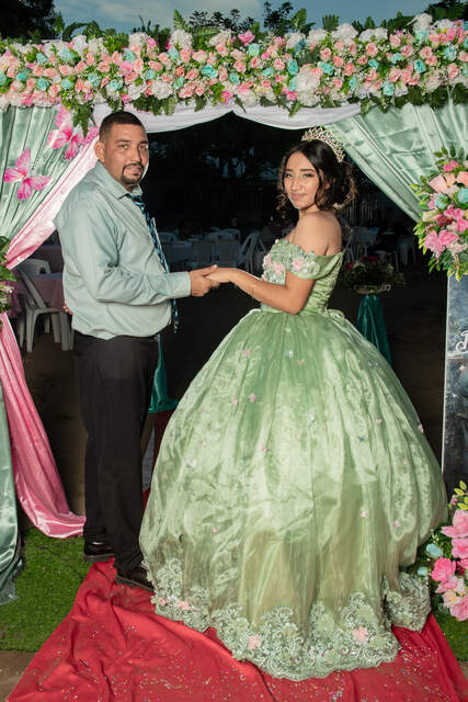 Junto al número 15 con su hermano — Producciones Guzmán SV