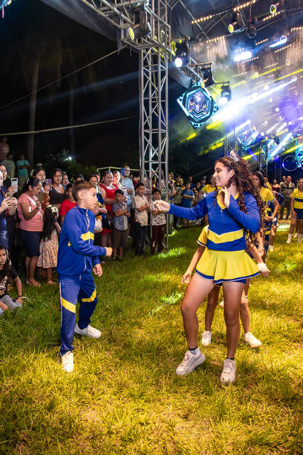 Baile artístico en blanco y negro — Producciones Guzmán SV