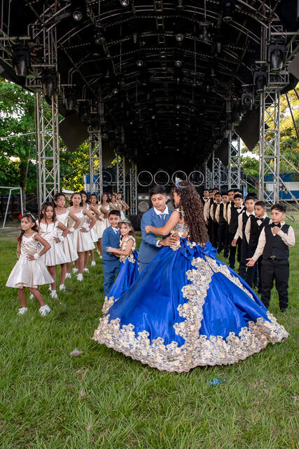 Presentación en la pista de baile — Producciones Guzmán SV