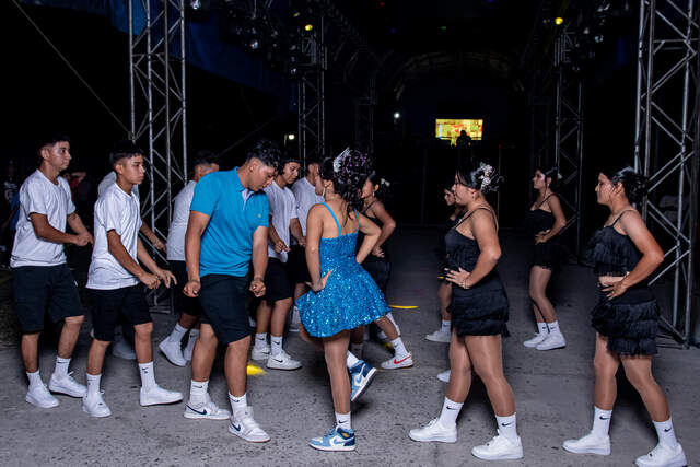 Entrada triunfal coreografía luces azules — Producciones Guzmán SV