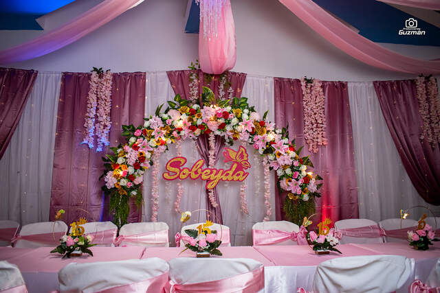 Decoración del salón con nombre Sobeyda — Producciones Guzmán SV