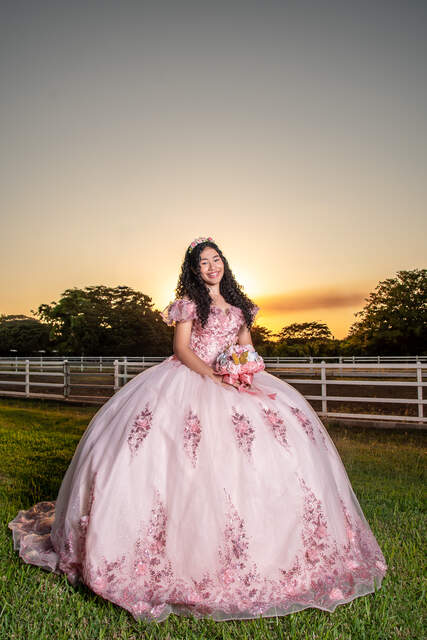 Retrato romántico al atardecer — Producciones Guzmán SV