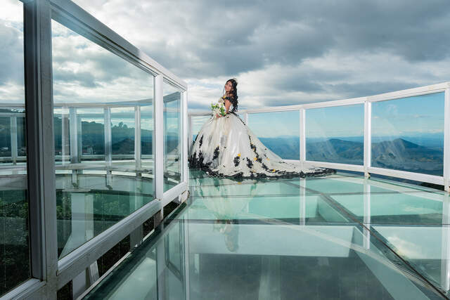 Terraza de vidrio, vista panorámica — Producciones Guzmán SV